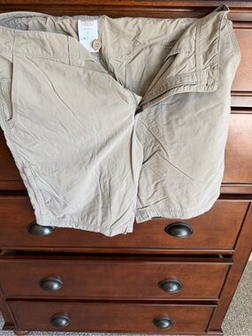 Mountain Hardwear Men's Khaki Lightweight Shorts